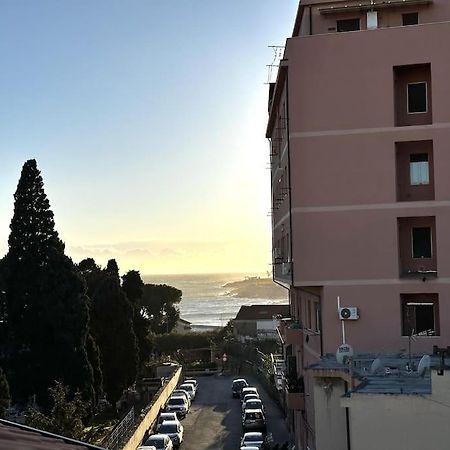 Suite A 1 Minuto Dalla Spiaggia A Piedi - Сан Ремо Екстериор снимка